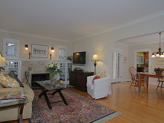 2nd image of 275 S Grand Oaks Ave