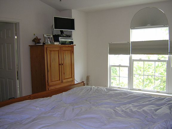 Master suite incl WIC, soaking tub, cath ceilings