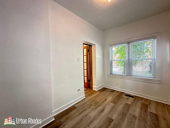 3rd image of 3559 N Ashland Ave #1