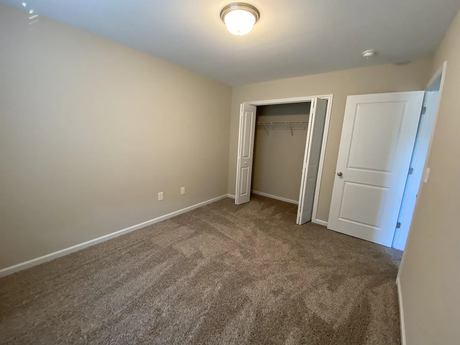 Cloud View Dr - 1116 * (HOA) Occupied S — Photo 4