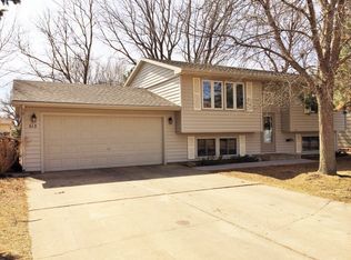 613 E 14th Ave, Mitchell, SD 57301