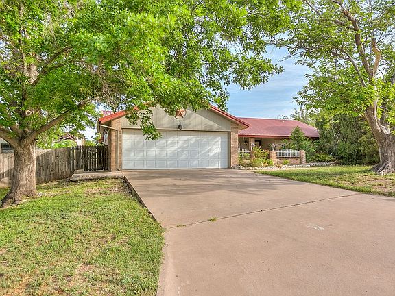 3rd image of 206 Crestwood Dr