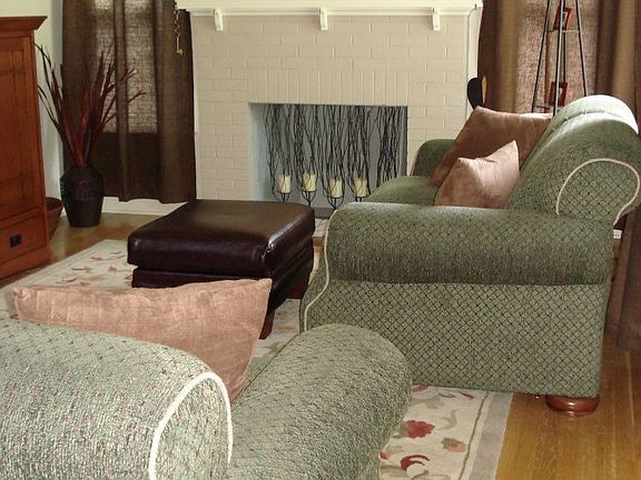 hardwoods & fireplace