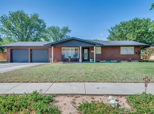 1203 8th St, Shallowater, TX 79363
