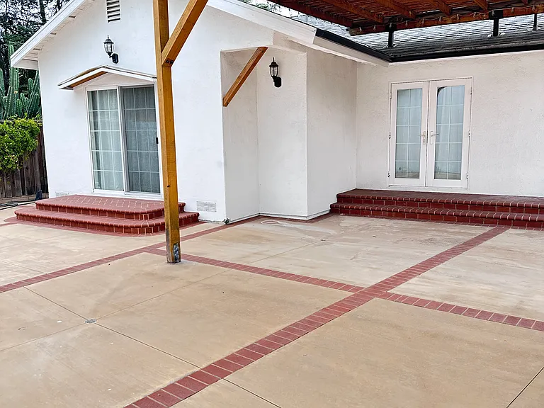 3960 Mayfield Ave — Photo 17