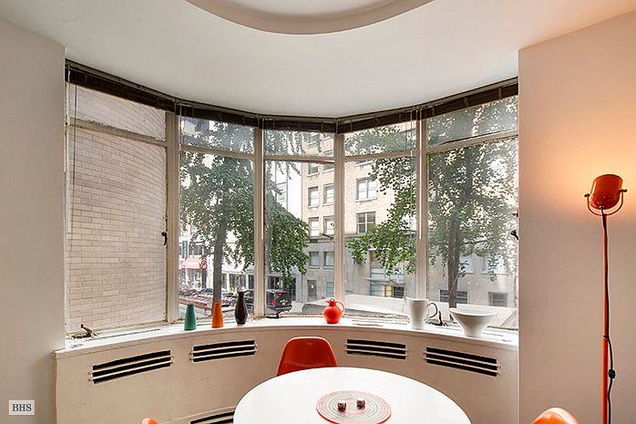 2nd image of 24 W 55th St APT 2F