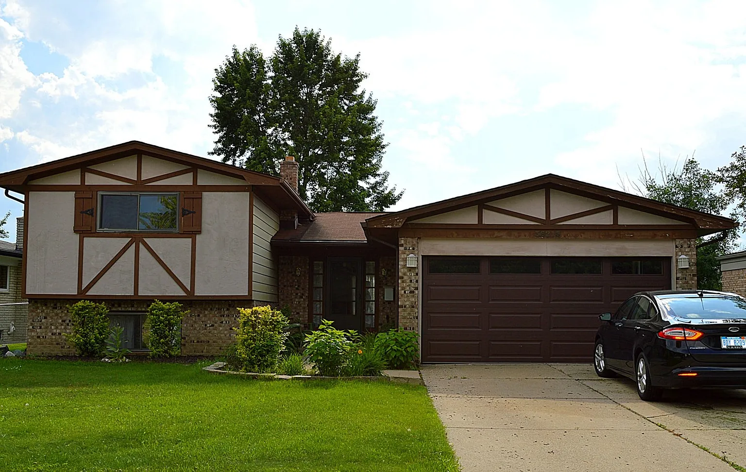 36215 Waltham Dr photo 1