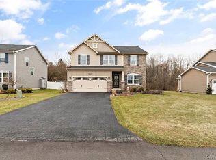 8536 McNamara Dr, Clay, NY 13041