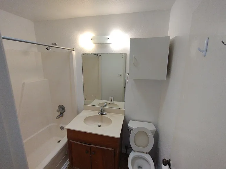 928 Postoffice St #16 — Photo 7