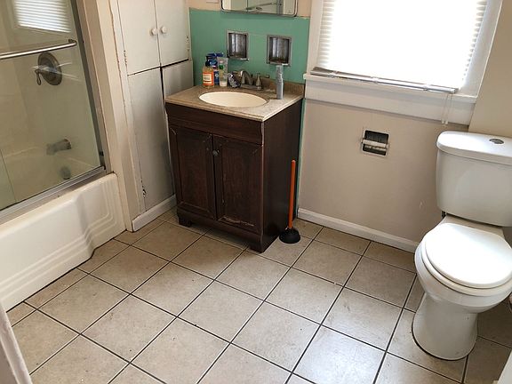 5th image of 335 E 19th Ave
