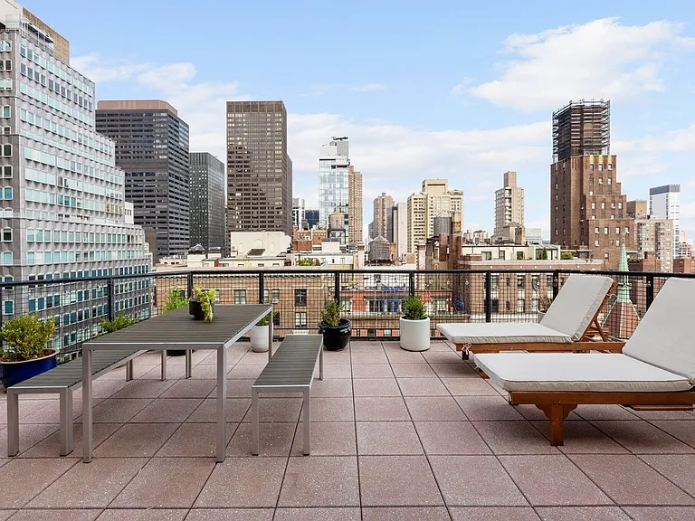 80 Park Ave #19N — Photo 8