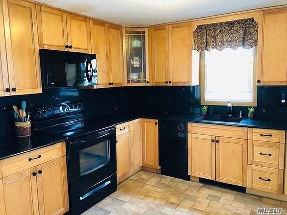 2nd image of 12 Limetree Dr