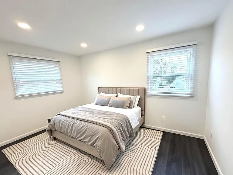 2133 Bridge Ave — Photo 2