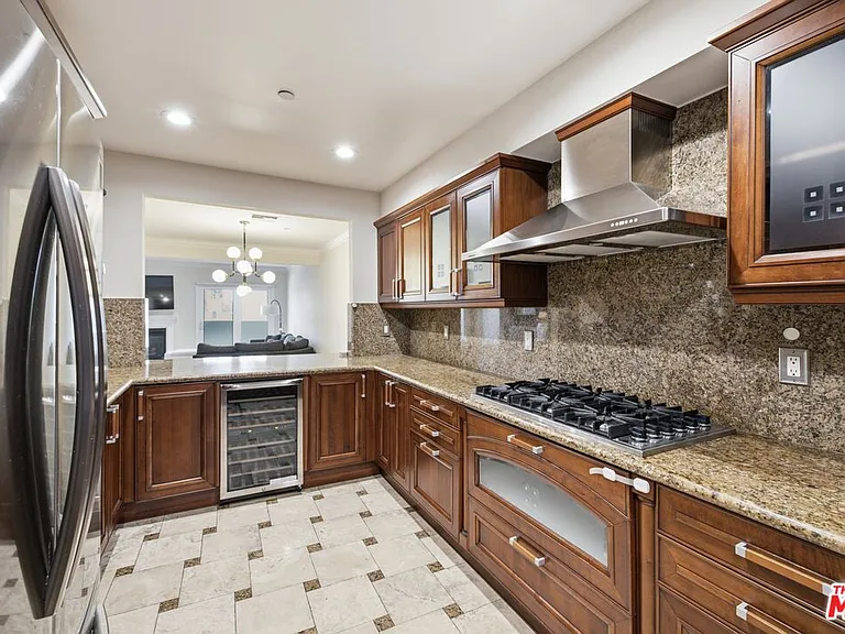 1838 Westholme Ave #203 — Photo 10