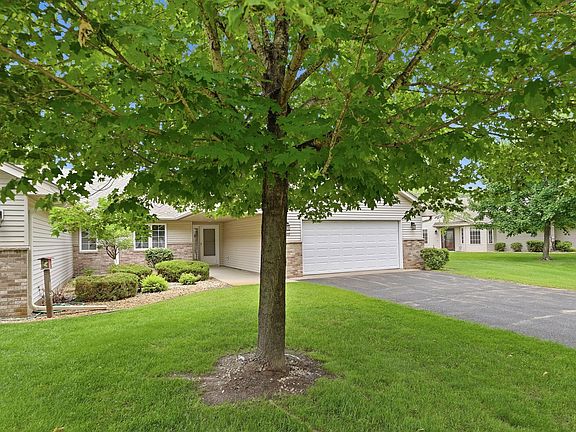 4th image of 1009 Fairway Dr