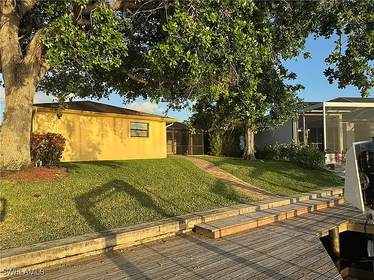 4628 SW 18th Ave — Photo 22