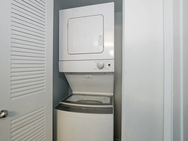 Windrift Apartment Homes — Photo 7
