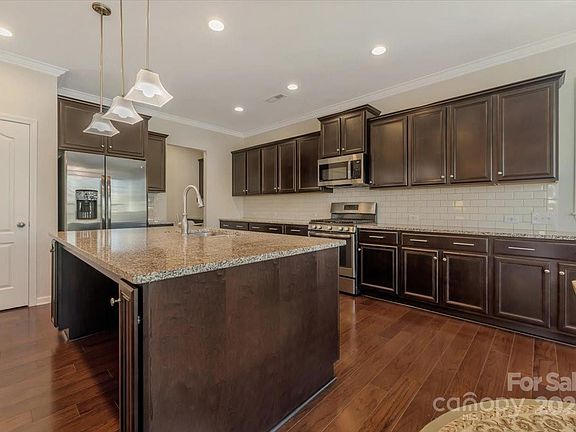 5th image of 13311 Union Square Dr