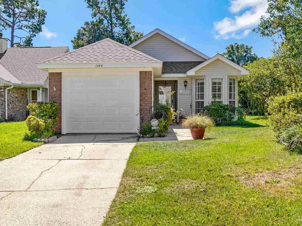 1344 Sunrunner Dr, Pensacola, FL 32504