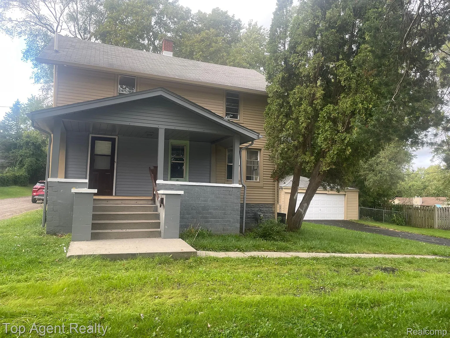 2448 W Auburn Rd photo 1