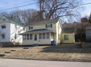 808 3rd St, Savanna, IL 61074
