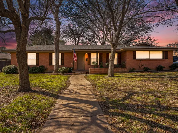 709 Hurstview Dr, Hurst, TX 76053