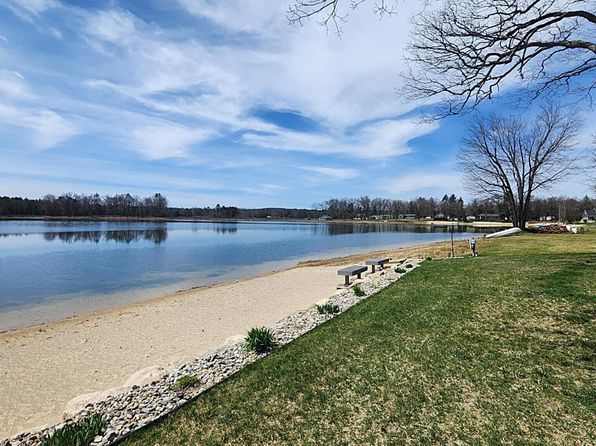6150 Northpoint Dr, Saint Helen, MI 48656