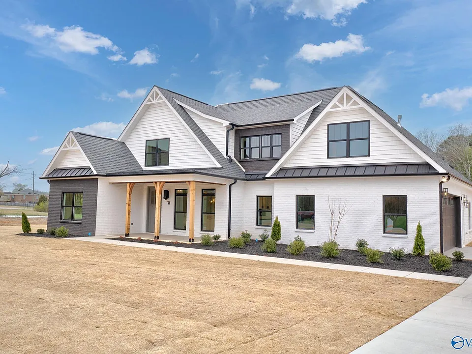 133 Mercury Ln