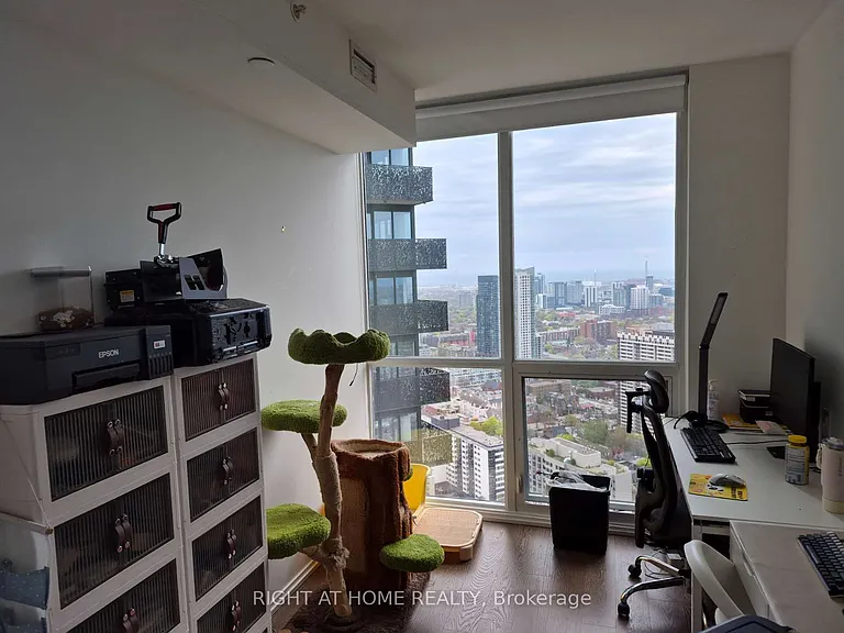 45 Charles St E #4712 — Photo 37