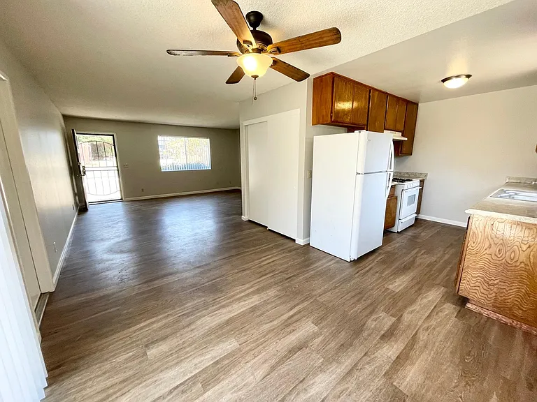 2350 Sea Breeze Dr — Photo 6