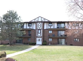 11024 Theresa Cir, Palos Hills, IL 60465