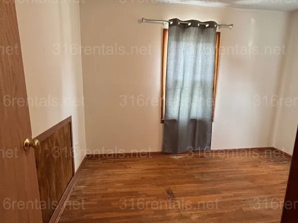 544 N 11th St, Towanda, KS 67144