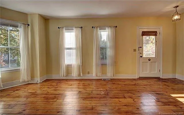 290 W Main St — Photo 34