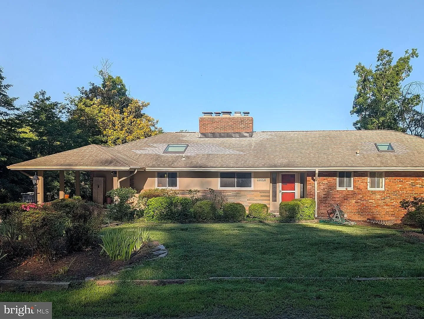 4 bed, 1948 sqft, $7,000 — Photo 2