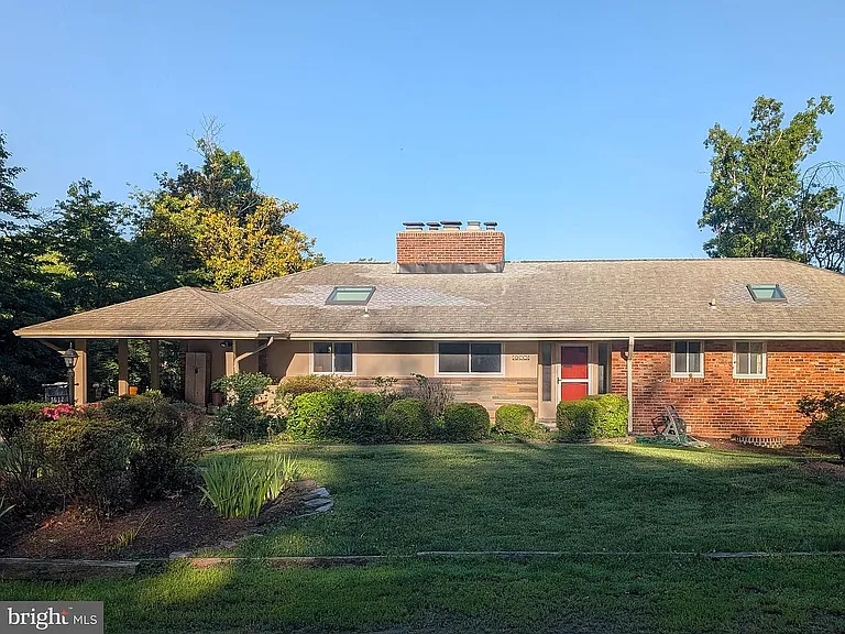 3612 Ridgeway Ter — Photo 2