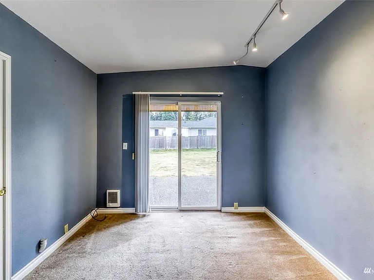 26163 Iowa Ave NE — Photo 14