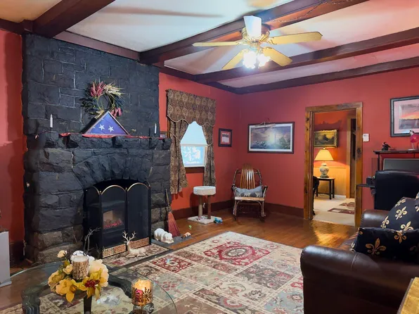 48 Old Lake Colby Rd, Saranac Lake, NY 12983