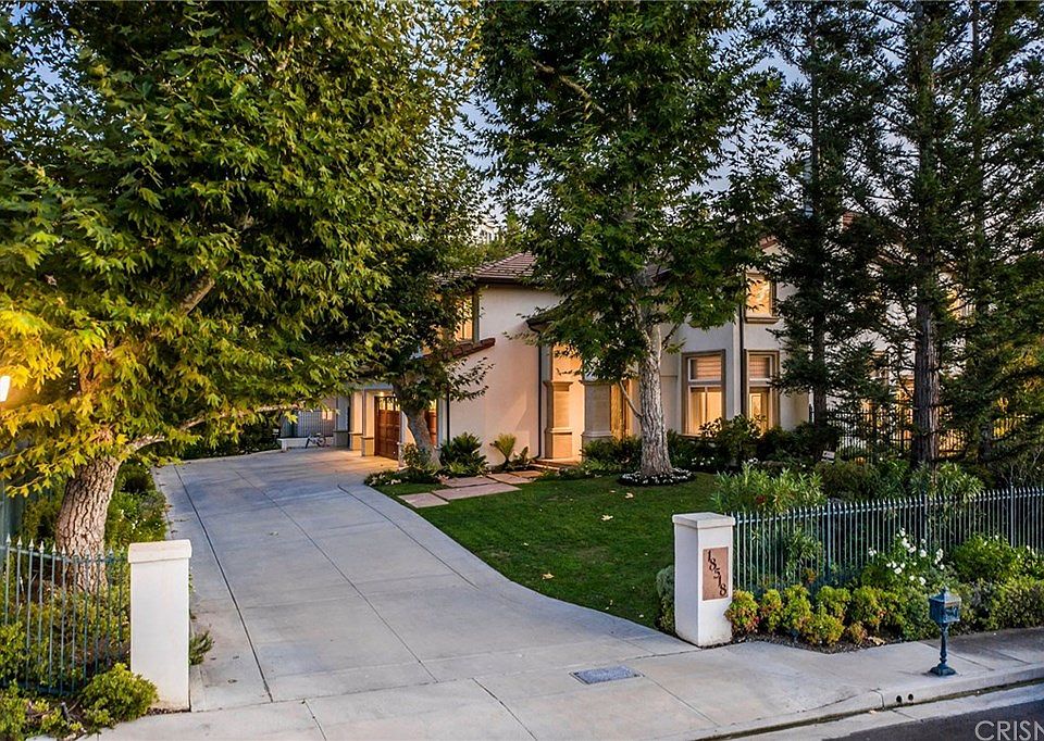 1st image of 18518 Saint Moritz Dr