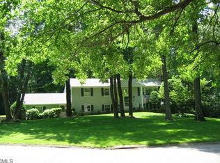 34 Grey Hollow Rd, Norwalk, CT 06850