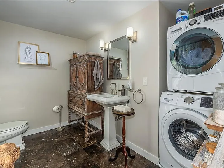 28 Bayley St #301 — Photo 13