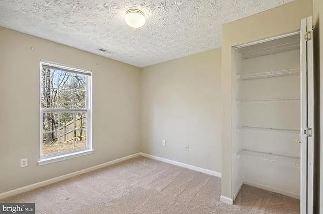 8322 Lyndhurst St — Photo 14