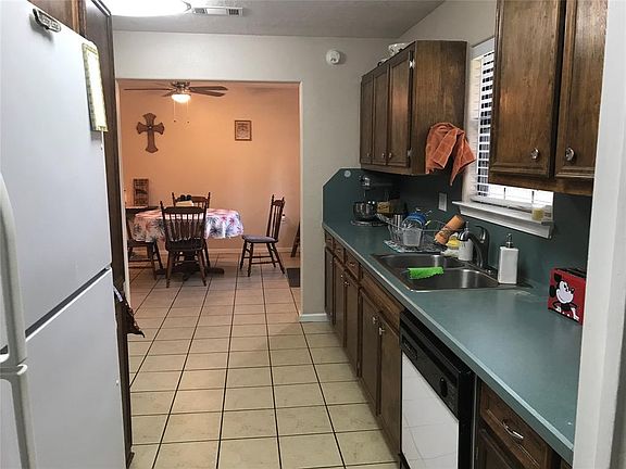 4th image of 19 Forest Creek Dr
