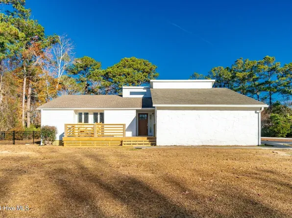 3600 Meadow Drive, Morehead City, NC 28557