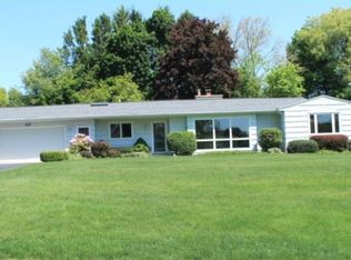 48 Crest Rd, East Rochester, NY 14445