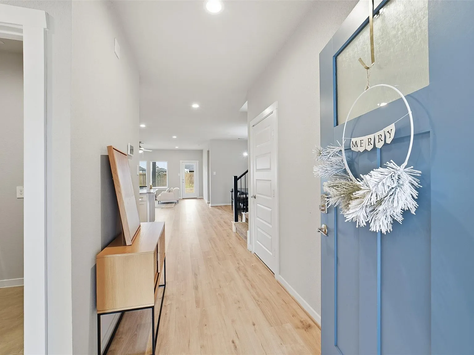 4 bed, 3.0 bath, 2571 sqft, $2,799 — Photo 4