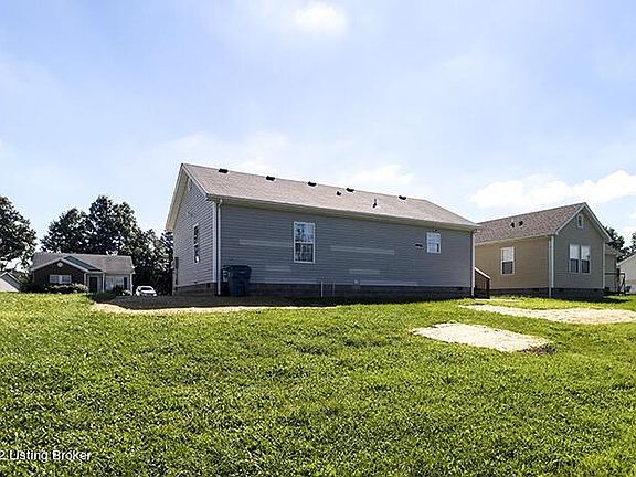 4th image of 155 Deerfield Ct