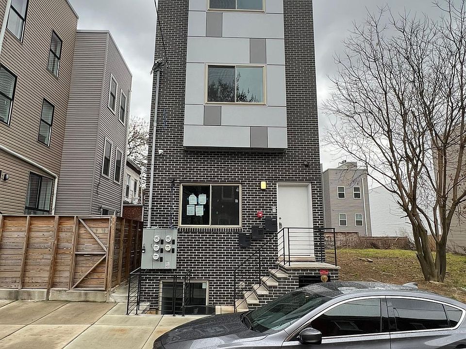 1st image of 1953 N Marshall St #1