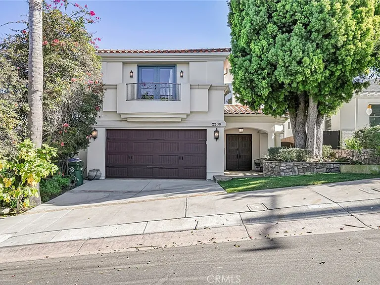 2200 Walnut Ave — Photo 30