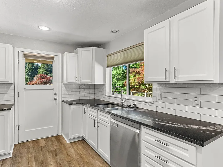 11322 Skagit Dr SE — Photo 16