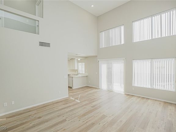 5th image of 10203 Crepe Myrtle Ct